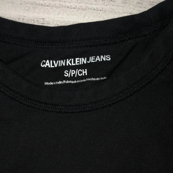 Calvin Klein Jeans Long Sleeve NWOT - Picture 3 of 4